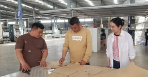 安徽阜阳：鲖城镇皮革产业发展势头强劲