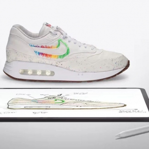 Nike为新款iPad定制独家鞋款